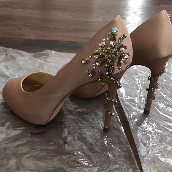 Antonio Melani Rhinestone Pumps - Picture 4 of 8